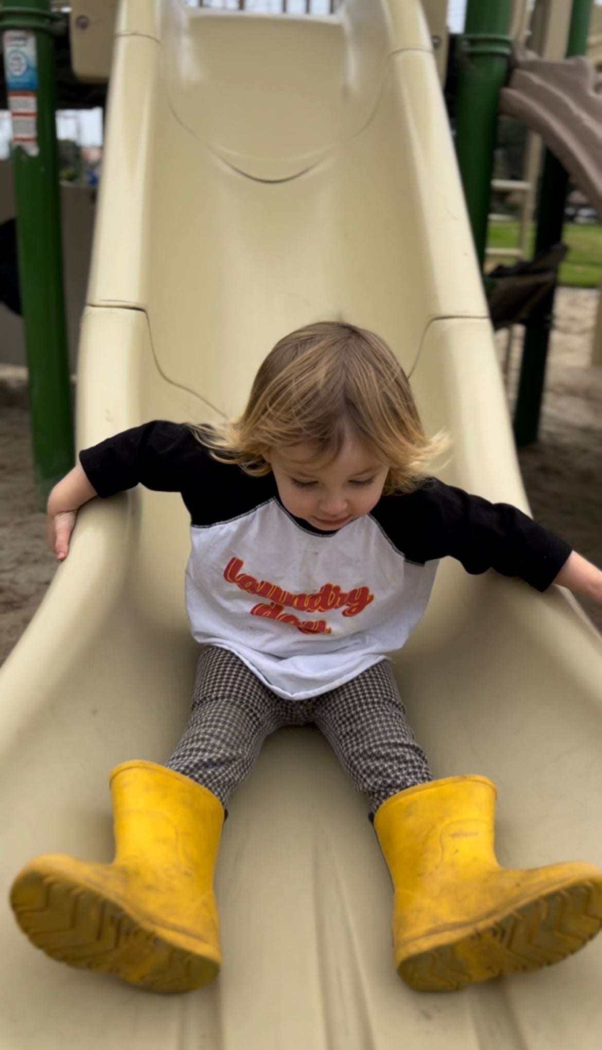 LAUNDRY DAY TODDLER RAGLAN